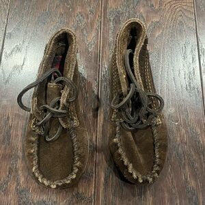 Minnetonka Toddlers’ Boot  Moccasins Brown Size 7